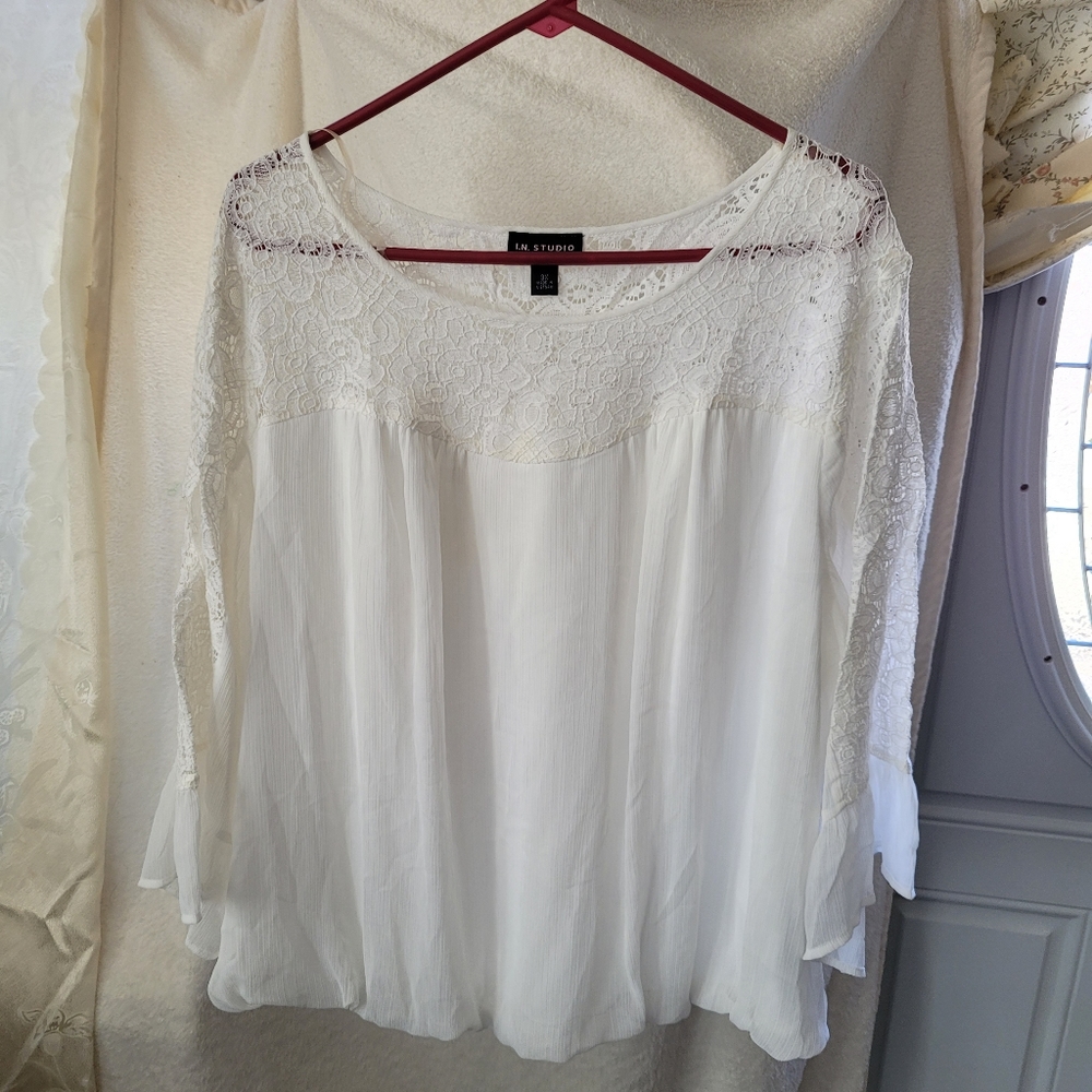 (1011) I.N. Studio, Size 3X, womans Top,  Blouse,
